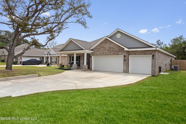 5297 South Street, Ocean Springs, MS 39564