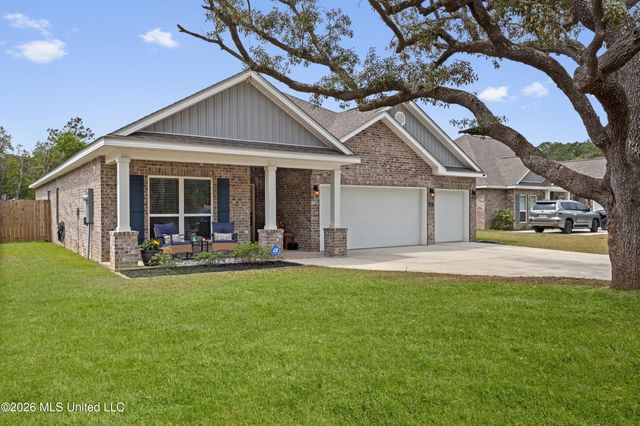5297 South Street, Ocean Springs, MS 39564