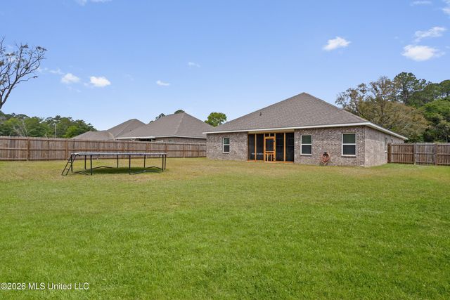 5297 South Street, Ocean Springs, MS 39564