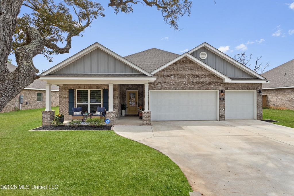 5297 South Street, Ocean Springs, MS 39564