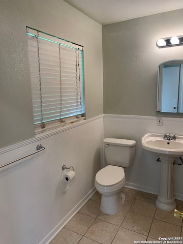 111 LADDIE PL, San Antonio, TX 78201