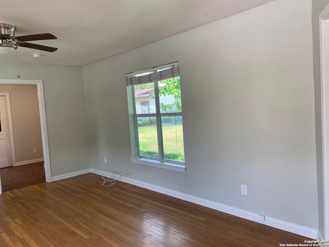111 LADDIE PL, San Antonio, TX 78201