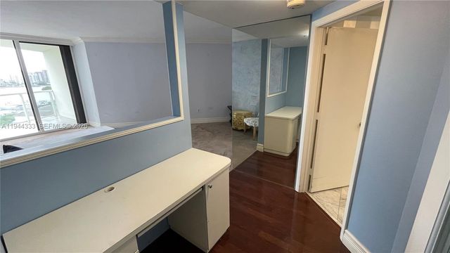 4000 Island Blvd 1105, Aventura, FL 33160