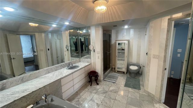 4000 Island Blvd 1105, Aventura, FL 33160