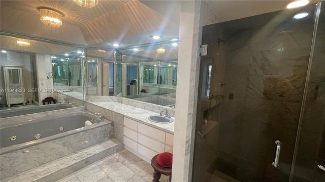 4000 Island Blvd 1105, Aventura, FL 33160