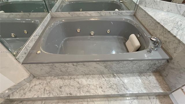 4000 Island Blvd 1105, Aventura, FL 33160