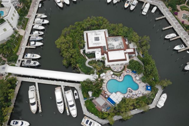 4000 Island Blvd 1105, Aventura, FL 33160