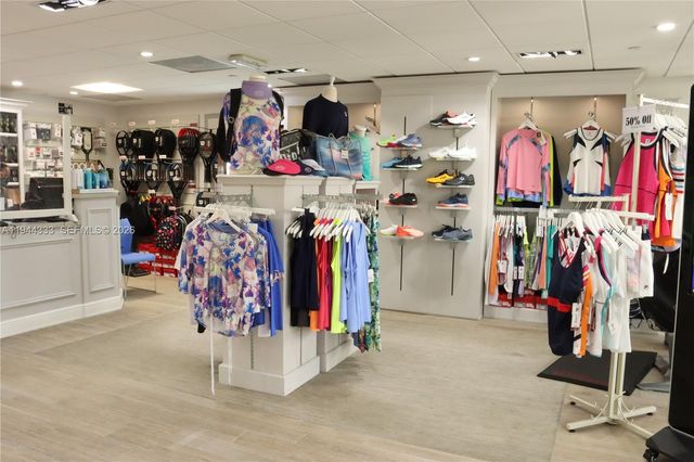 4000 Island Blvd 1105, Aventura, FL 33160