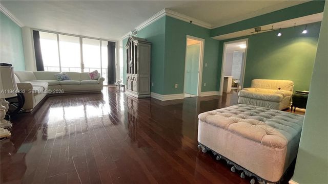 4000 Island Blvd 1105, Aventura, FL 33160