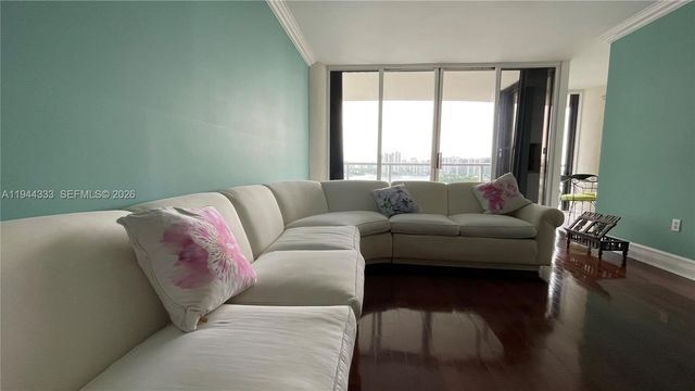 4000 Island Blvd 1105, Aventura, FL 33160