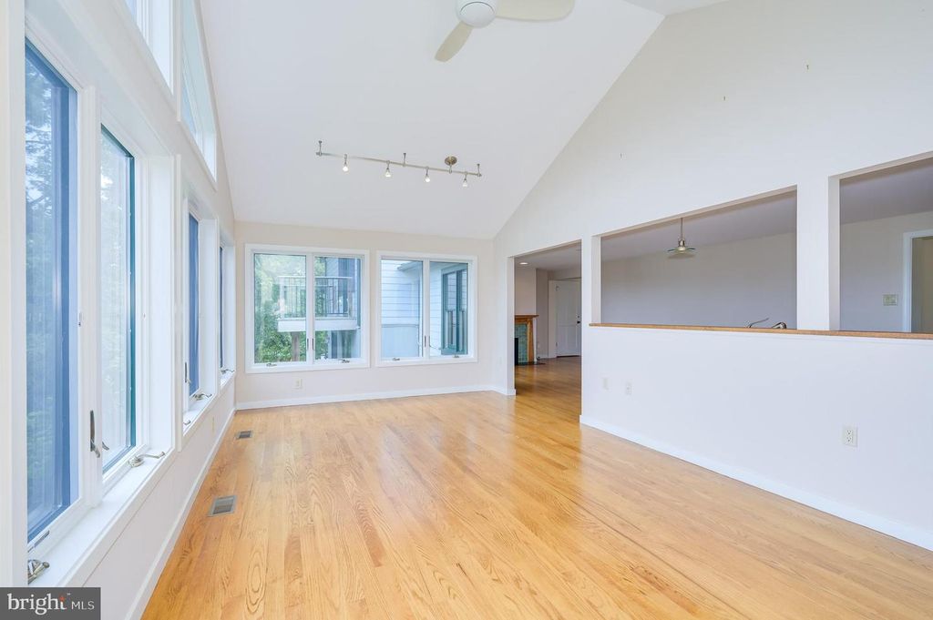 188 CRESTVIEW DR, Harpers Ferry, WV 25425