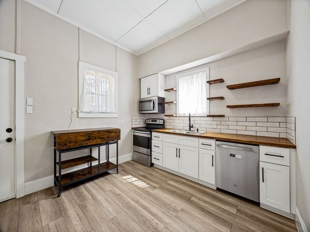 917 W Sears Street, Denison, TX 75020