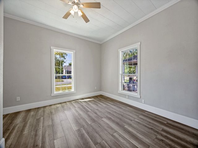 917 W Sears Street, Denison, TX 75020