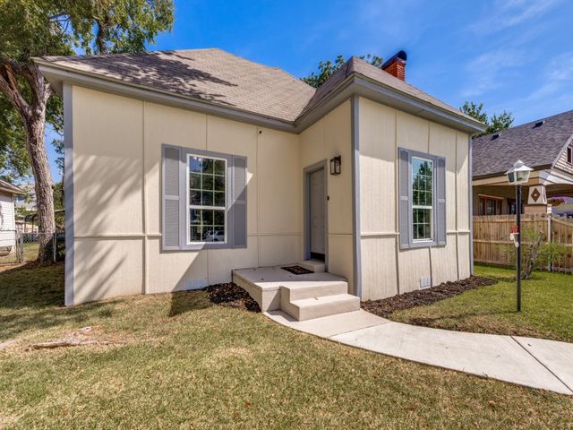 917 W Sears Street, Denison, TX 75020