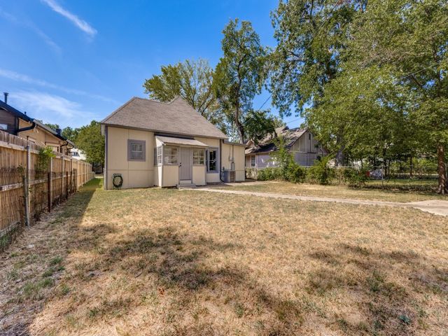 917 W Sears Street, Denison, TX 75020