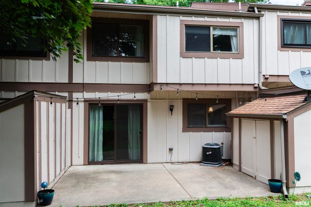 24 REDWOOD Lane, Springfield, IL 62704