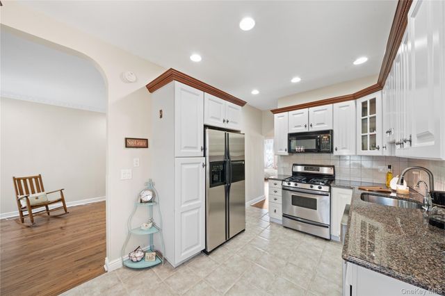 5938 69th Lane, Maspeth, NY 11378