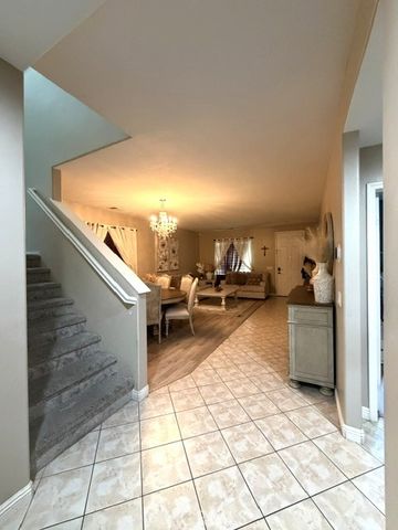 6244 W Avenue J13, Lancaster, CA 93536
