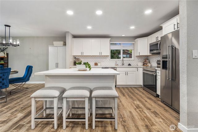 5914 43rd Avenue NW, Gig Harbor, WA 98335