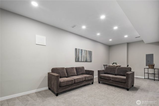 5914 43rd Avenue NW, Gig Harbor, WA 98335