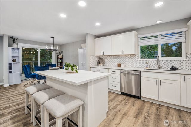 5914 43rd Avenue NW, Gig Harbor, WA 98335