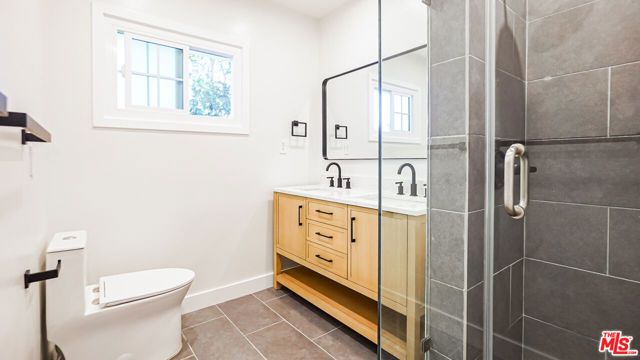 4030 Abourne Road C, Los Angeles, CA 90008