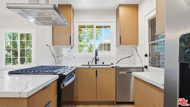 4030 Abourne Road C, Los Angeles, CA 90008