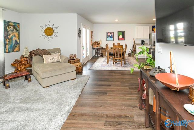 105 Syd Road, Owens Cross Roads, AL 35763