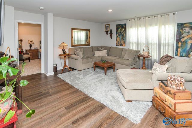 105 Syd Road, Owens Cross Roads, AL 35763