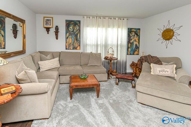 105 Syd Road, Owens Cross Roads, AL 35763