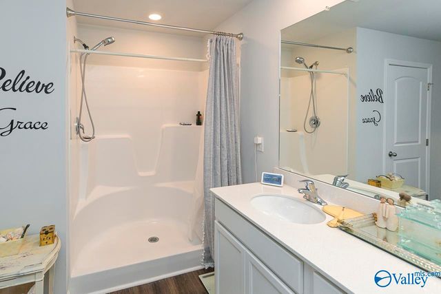 105 Syd Road, Owens Cross Roads, AL 35763