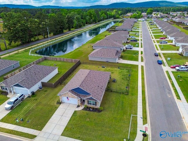 105 Syd Road, Owens Cross Roads, AL 35763