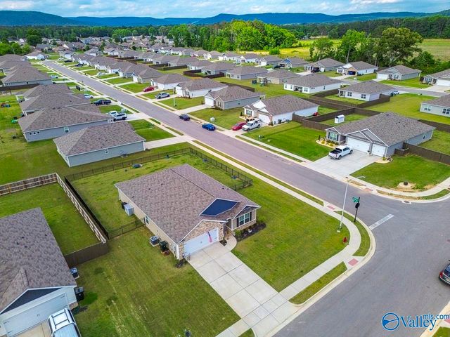 105 Syd Road, Owens Cross Roads, AL 35763