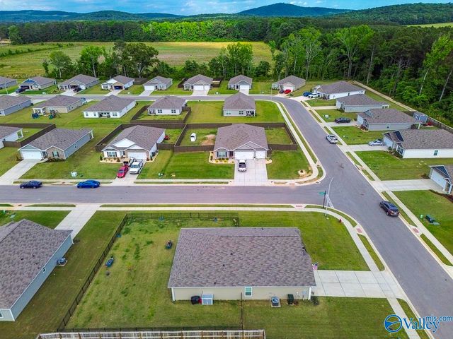 105 Syd Road, Owens Cross Roads, AL 35763