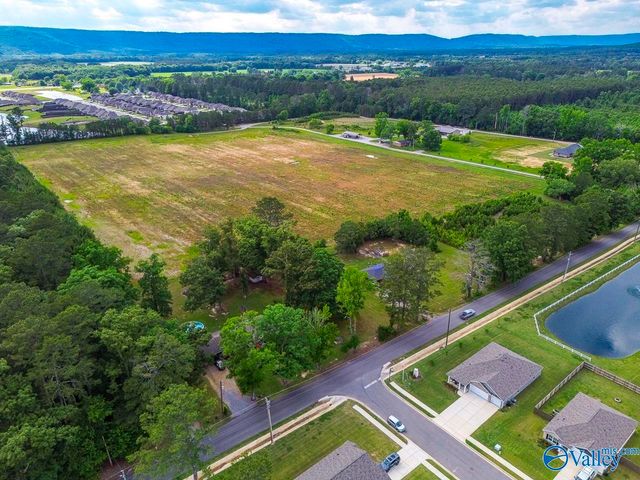 105 Syd Road, Owens Cross Roads, AL 35763