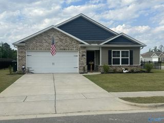 105 Syd Road, Owens Cross Roads, AL 35763