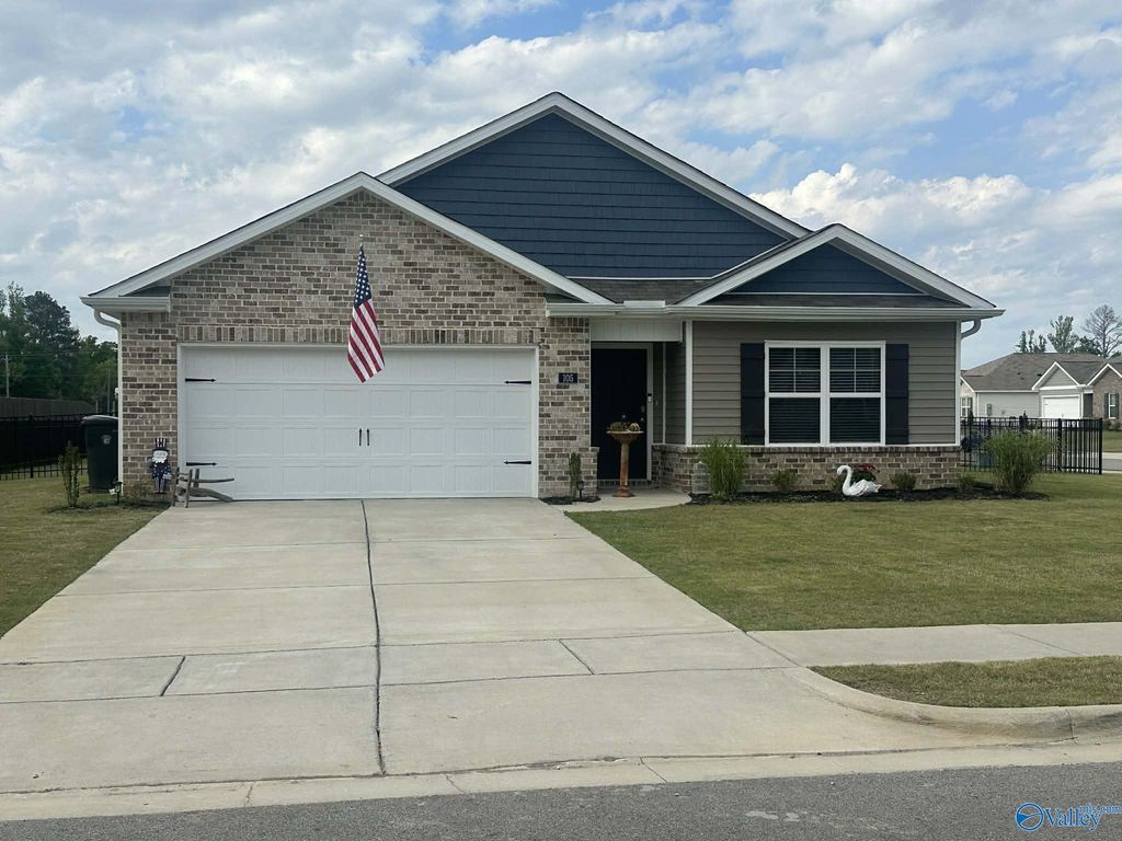 105 Syd Road, Owens Cross Roads, AL 35763