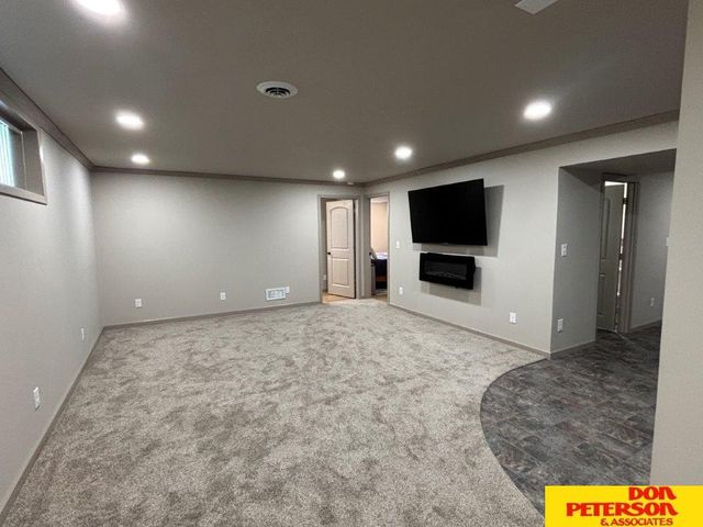 106 S Cedar Avenue, Hartington, NE 68739