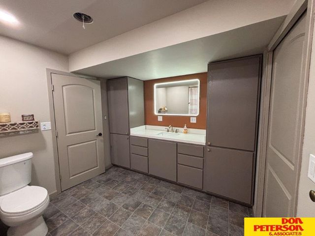 106 S Cedar Avenue, Hartington, NE 68739