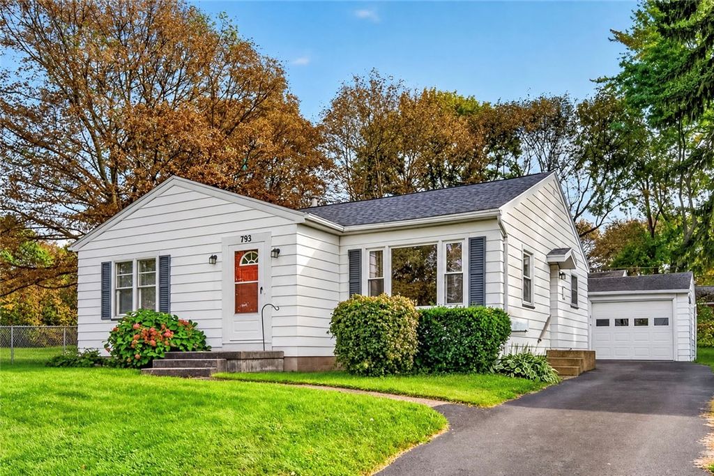 793 Westchester Avenue, Irondequoit, NY 14609