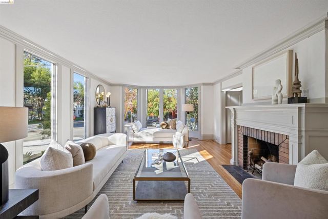 2935 Florence St, Berkeley, CA 94705