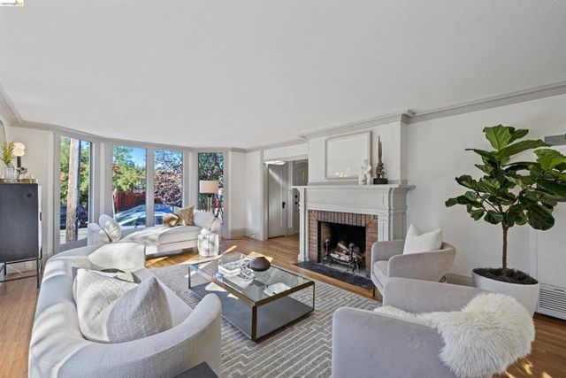 2935 Florence St, Berkeley, CA 94705