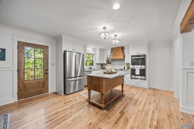 8009 Valley View Drive SE, Huntsville, AL 35802