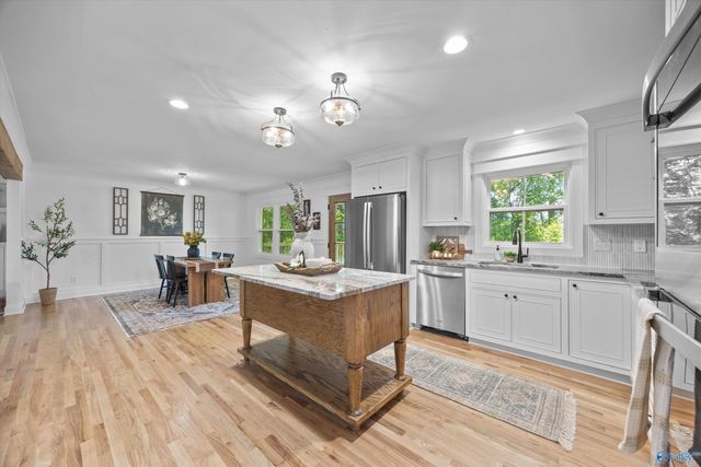8009 Valley View Drive SE, Huntsville, AL 35802
