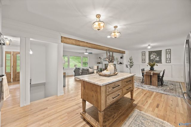 8009 Valley View Drive SE, Huntsville, AL 35802