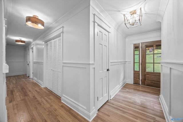 8009 Valley View Drive SE, Huntsville, AL 35802