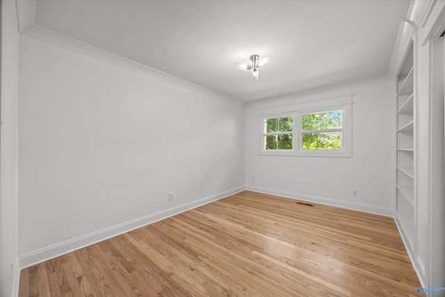 8009 Valley View Drive SE, Huntsville, AL 35802