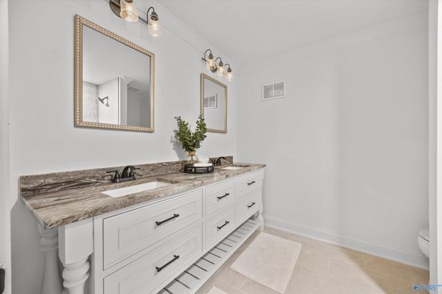 8009 Valley View Drive SE, Huntsville, AL 35802