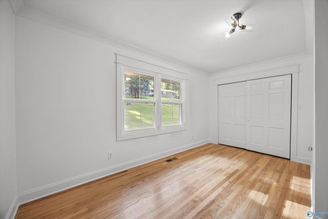8009 Valley View Drive SE, Huntsville, AL 35802