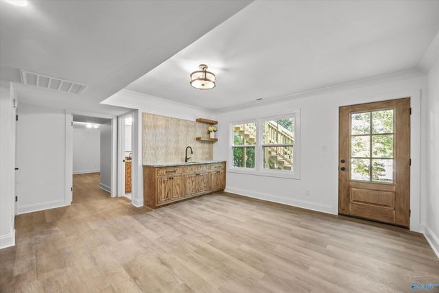 8009 Valley View Drive SE, Huntsville, AL 35802